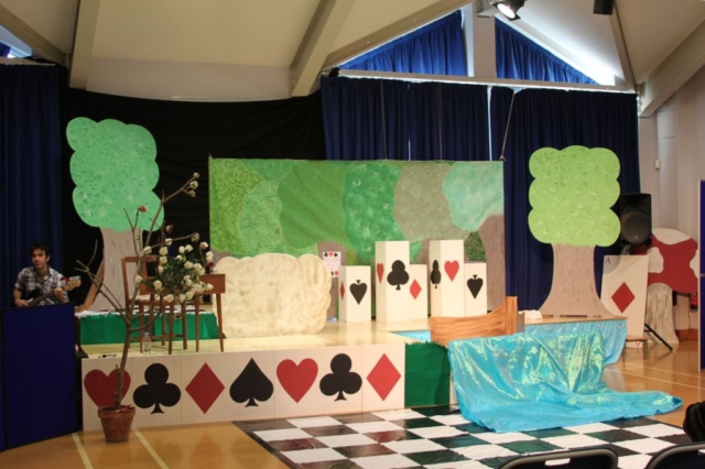 Footlights Theatre Workshop Alice in Wonderland set